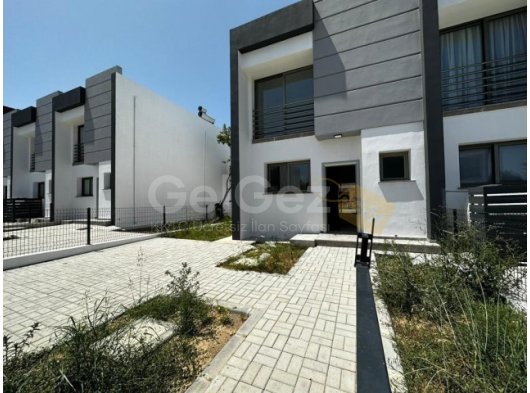 ALSANCAK'DA SATILIK 2+1 İKİZ VİLLA
