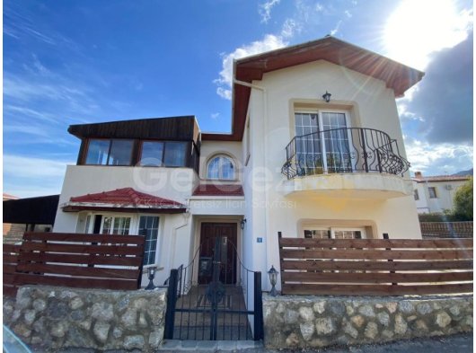 ALSANCAK'TA SATILIK 4+1 VİLLA