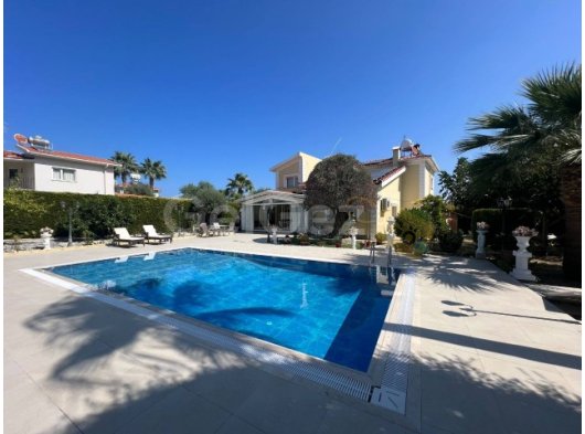 OZANKÖY'DE SATILIK 4+1 HAVUZLU VİLLA