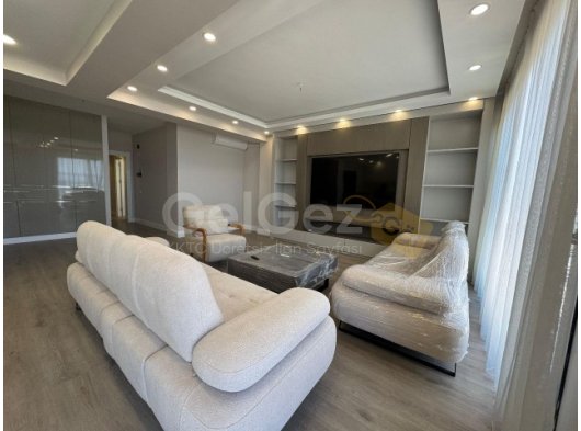 Girne Türk Mahallesinde, Deniz Manzaralı 3+1 Satılık Lüks Penthouse