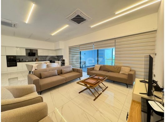 Girne Merkez’de Denize Sıfır, Özel Havuzlu, Full Eşyalı 3+1 Lüks Daire  TAKASA AÇIK
