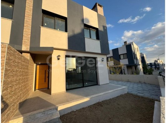 Girne Boğaz Özel Bahçeli & Teraslı Satılık 3+1 İkiz Villa  TÜRK KOÇANLI