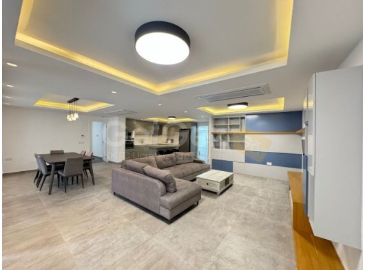 Girne Merkez’de Lüks Site İçerisinde Kiralık 3+1 Daire