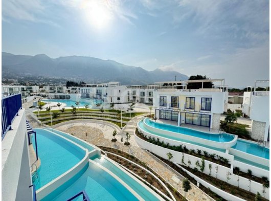 Girne Lapta'da Özel Plaj Erişimi ne Sahip Full Eşyalı 2+1 Villa !!