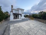Girne Bellapais'te Full Eşyalı, Dağ Ve Deniz Manzaralı Kiralık 3+1 Villa