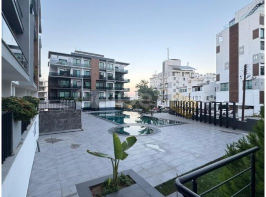 Girne Merkez'de Ortak Havuz'lu Site İçerisinde Kiralık 3+1 Penthouse