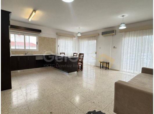 Girne Karaoğlanoğlun'da GAU Yanında Satılık 2+1 Daire