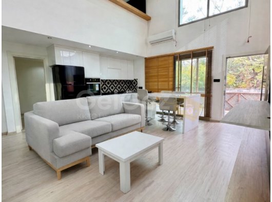 Girne Karaoğlanoğlun'da Full Eşyalı, Sahile Yürüme Mesafesinde Kiralık 2+1 Loft Daire