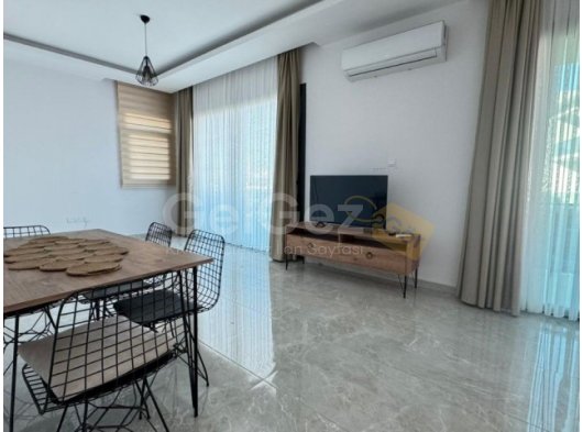 Girne Merkez'de Şehir ve Deniz Manzaralı , Ortak Havuz'lu Site İçerisinde Kiralık 3+1 Daire