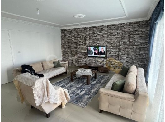 Girne Merkez'de Full Eşyalı Kiralık 3+1 Daire