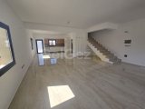 Girne Boğaz'da Dağ Manzaralı Türk Koçanlı Satılık 3+1 İkiz Villa