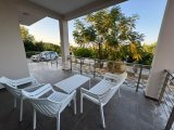 Girne Yeşiltepe,de Ortak Havuzlu Geniş Bahçeli 2+1 Loft Villa