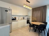 Girne Lapta'da Özel Plaj Ulaşımına Sahip Full Eşyalı Kiralık 2+1 Daire