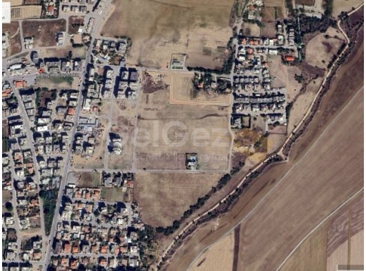 KÜÇÜKKAYMAKLI'DA SATILIK PARSELLİ ARSA'LAR