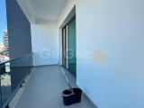 Girne Merkez'de Şehir ve Deniz Manzaralı , Ortak Havuz'lu Site İçerisinde Kiralık 3+1 Daire