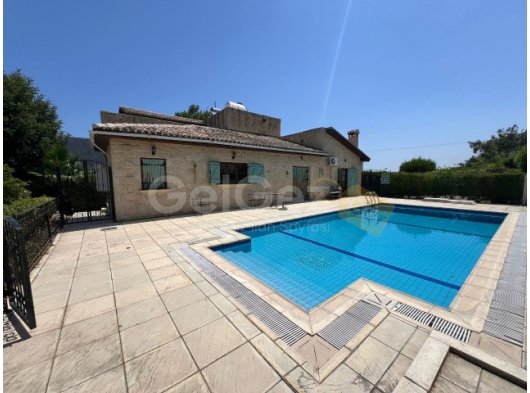 ALSANCAK'TA KİRALIK 3+1 HAVUZLU VİLLA