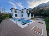 LAPTA'DA SATILIK 3+1 HAVUZLU VİLLA