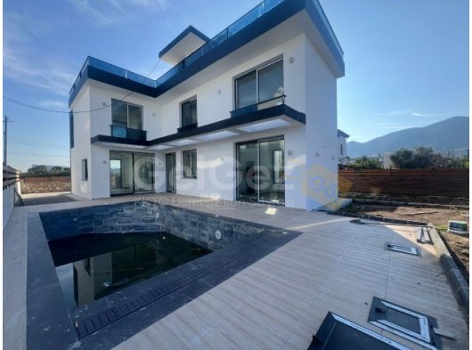 OZANKÖY'DE SATILIK 4+1 HAVUZLU VİLLA