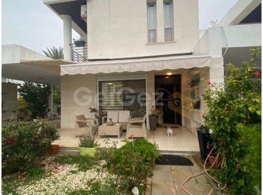 LEFKOŞA'DA SATILIK 3+1 İKİZ VİLLA