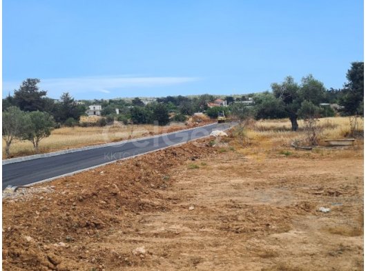 YENİERENKÖY'DE DENİZ MANZARALI 2 KAT İMARLI SATILIK YENİ ARSALAR