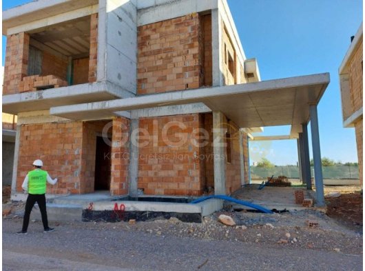 LA İSLA SİTESİNDE SATILIK MÜSTEKİL YENİ VİLLA