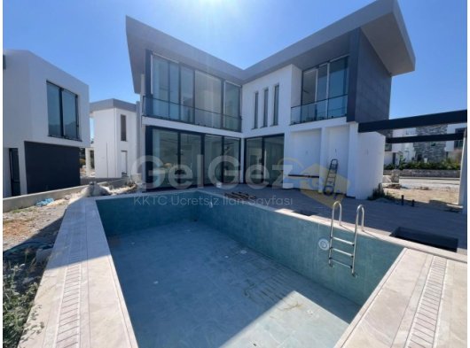ÇATALKÖY'DE SATILIK TÜRK MALI 4+1 HAVUZLU VİLLA