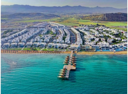 DENİZE SIFIR SİTE İÇERİSİNDE, EŞYALI BİRİNCİ KAT STÜDYO DAİRE