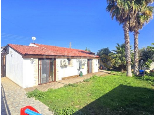 370 M2 ARSA ÜZERİNDE, YENİLENMİŞ 3 YATAK, 3 BANYO ODALI MÜSTAKİL EV