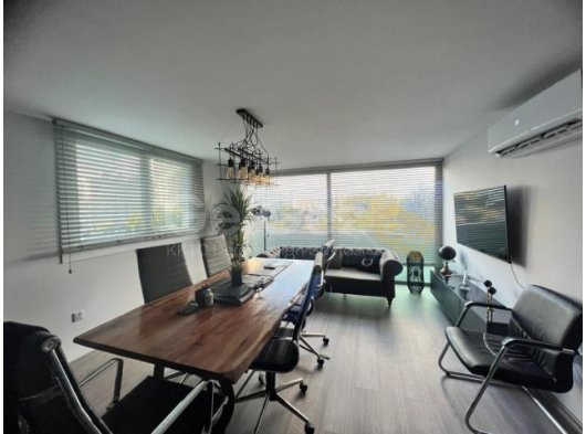 GİRNE MERKEZDE TİCARİ İZİNLİ 1+1 SATILIK DAİRE