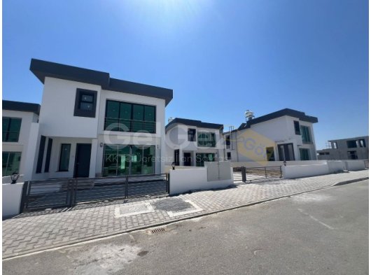 GÖNYELİ'DE SATILIK 4+1 VİLLA