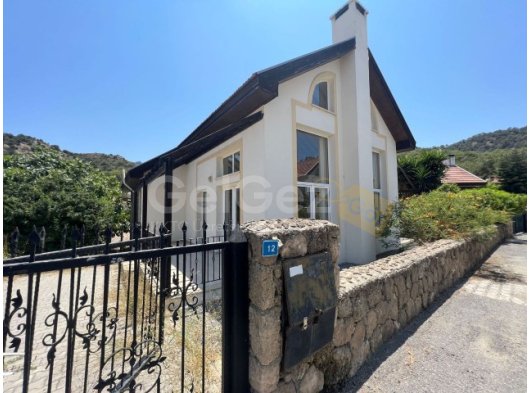 KARŞIYAKA BÖLGESİNDE 4+1 SATILIK VİLLA