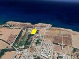 KKTC Girne Lapta'da Denize Yürüme Mesafesinde 3.000 m² Arsa + 3 Villa – Lapta’nın En Özel Konumunda!