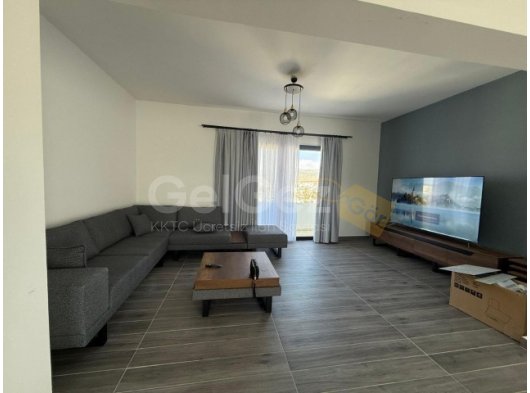 LEFKOŞA KÜÇÜK KAYMAKLI' DA, MUHTEŞEM LOKASYON, ÖZENLE DÖŞENMİŞ PREMİUM TÜRK KOÇANLI 3+1 SATILIK PETTHOUSE DAİRE