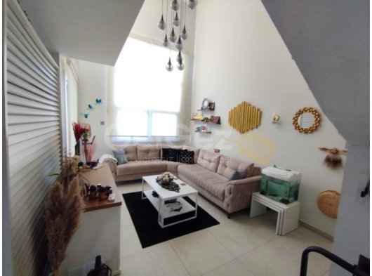 Acil Satılık..! Girne Alsancak'ta Natura Sitesi Yanı Muhteşem Konum Süper Satılık Eşyalı 1+1 Loft Daire
