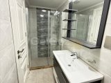 Aidat Dahil..! Girne Merkez'de 7/24 Güvenlikli Spa ve Havuzlu Sitede Kiralık Eşyalı 2+1 Daire