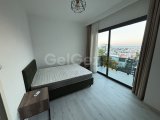 Girne Merkez'de Deniz ve Dağ Manzaralı Geniş Balkonlu Kiralık Eşyalı 3+1 Penthouse