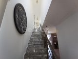 Girne ozan köyde acil satılık 3+1 havuzlu villa ..