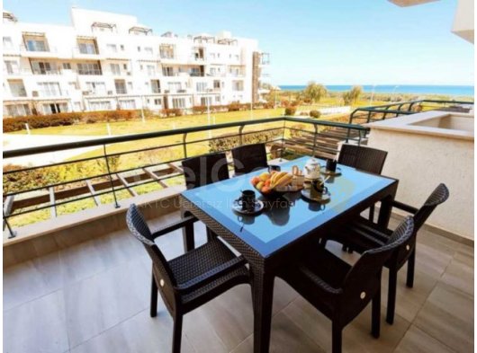 Bafra bölgeden Thalassa beach resort sıtısinde satilik 3+1 daire