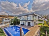 Girne -Edremit bölgesinde satılık 4+1 villa