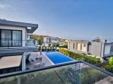 Girne -Edremit bölgesinde satılık 4+1 villa