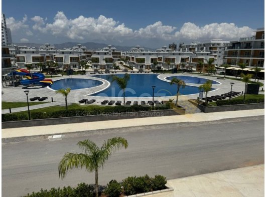 2+1 royal sun elit büyük bahçe ve teras site içinde