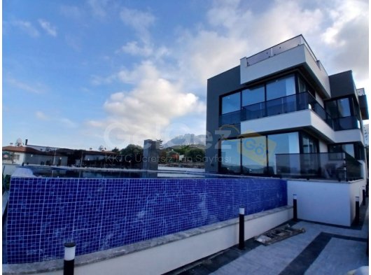 Süper lokasyonda inanılmaz fiyata 3+1 lüks villa! NBC ve Merit Otellerini Kapatın.