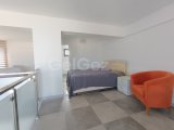 GİRNE ALSANCAK' TA , VİLLA TADINDA, HAVUZLU SİTE İCİNDE, DENİZ MANZARALI SATILIK 3+1 KATTA LOFT DAİRE