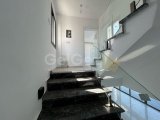 Girne lapta acil satılık 3+1 villa