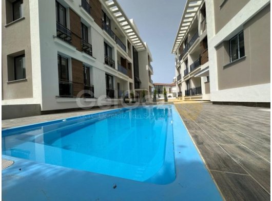 Girne lapta’da acil satılık 3+1 havuzlu site içerisinde daire .