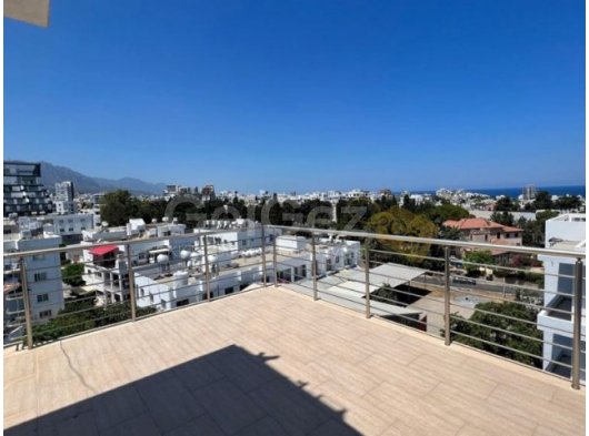 Girne merkezde acil satılık 2+1 penthouse