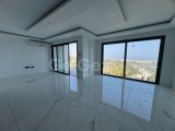 Girne Merkez Prestijli Sitede Deniz Manzaralı 3+1 Daire