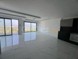 Girne Merkez Prestijli Sitede Deniz Manzaralı 3+1 Daire