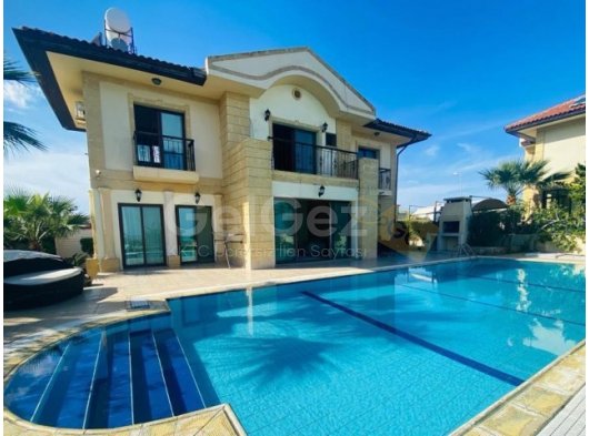 Karşiyaka bölgesinde kiralik 3+2 villa