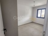 Plaja 300 metre mesafede, manzaralı, klima dahil, güzel 2+1 loft.